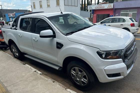 FORD RANGER 2.2 XLS 4X4 CD 16V DIESEL 4P AUTOMÁTICO